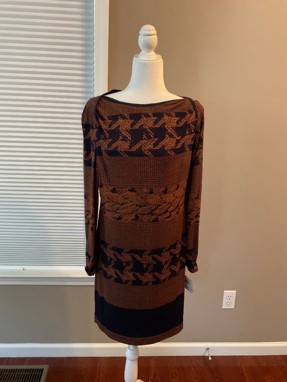 Donna Morgan Long Sleeved Dress Size 10 Orange/Blue - New with Tags